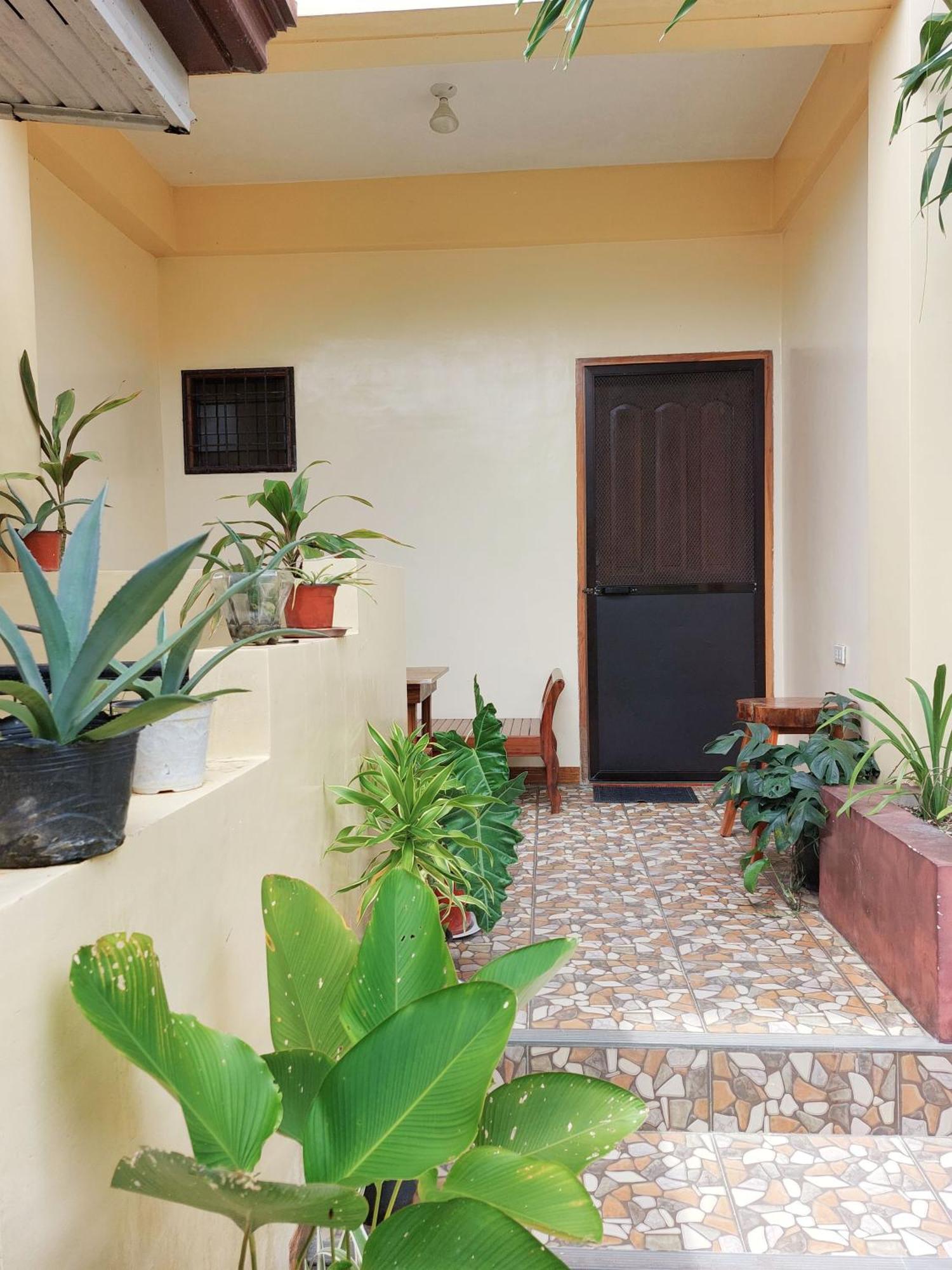 TLShaw Homestay General Luna  Bilik gambar